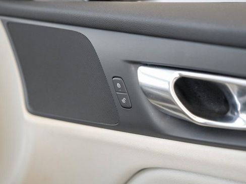 Used 2021 Volvo S60 T5 Momentum image 48