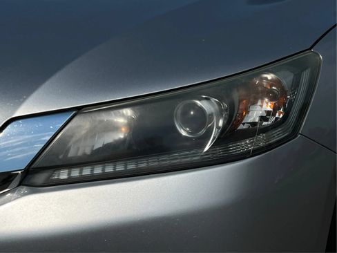 Used 2013 Honda Accord LX image 32
