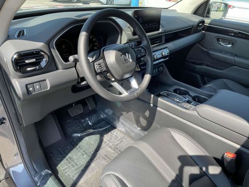 New 2025 Honda Pilot EX-L image 10