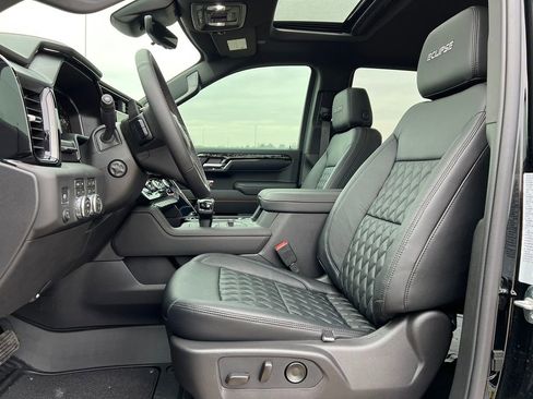 New 2026 GMC Sierra 1500 AT4 w/ Technology Package AWD/4WD image 4