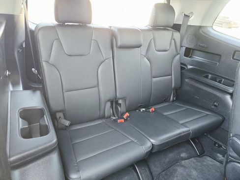 Used 2025 Kia Telluride S image 17