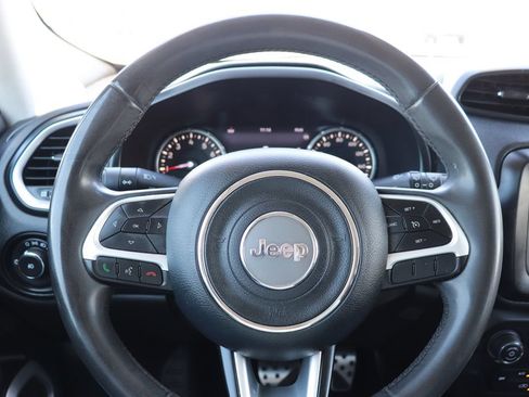 Used 2021 Jeep Renegade Latitude FWD image 17