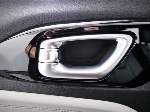 New 2025 Jeep Compass Limited image 33