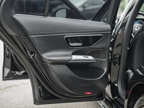 Used 2024 Mercedes-Benz E 350 4MATIC Sedan image 35