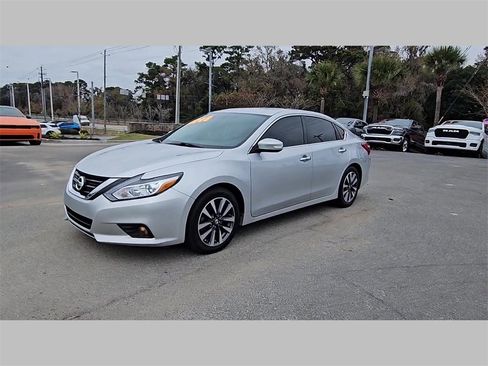 Used 2017 Nissan Altima 2.5 SL w/ Moonroof Package image 41