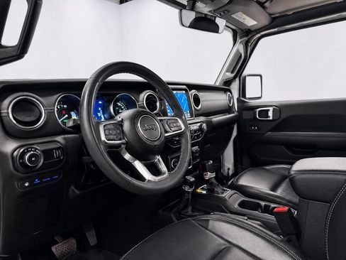 Used 2023 Jeep Wrangler Unlimited Sahara w/ Cold Weather Group AWD/4WD image 14