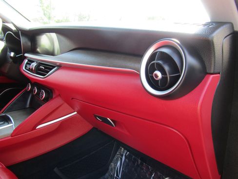Used 2019 Alfa Romeo Stelvio Ti AWD/4WD image 14