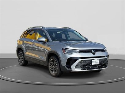 New 2025 Volkswagen Taos SE