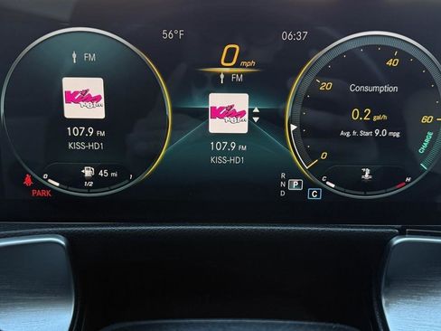 Used 2021 Mercedes-Benz GLB 250 4MATIC w/ Premium Package image 53