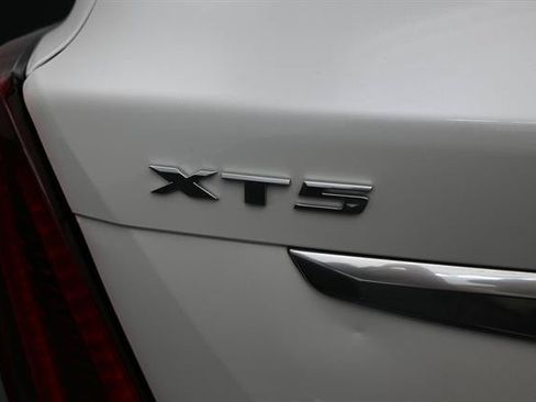 Used 2023 Cadillac XT5 Premium Luxury FWD image 5