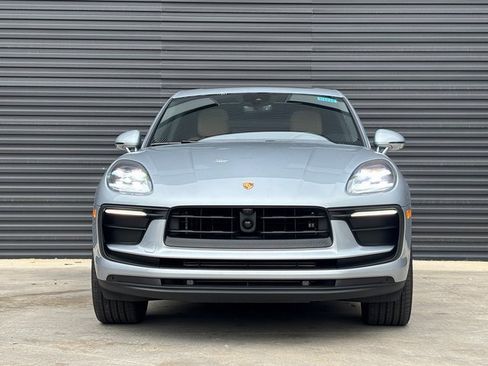 Certified 2025 Porsche Macan image 10