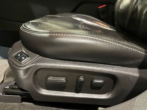 Used 2018 Ford Taurus Limited image 38