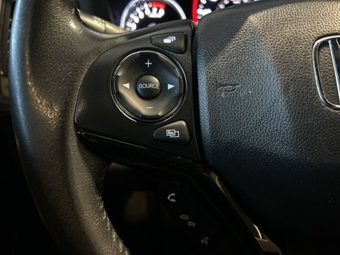 Used 2019 Honda HR-V Sport image 12