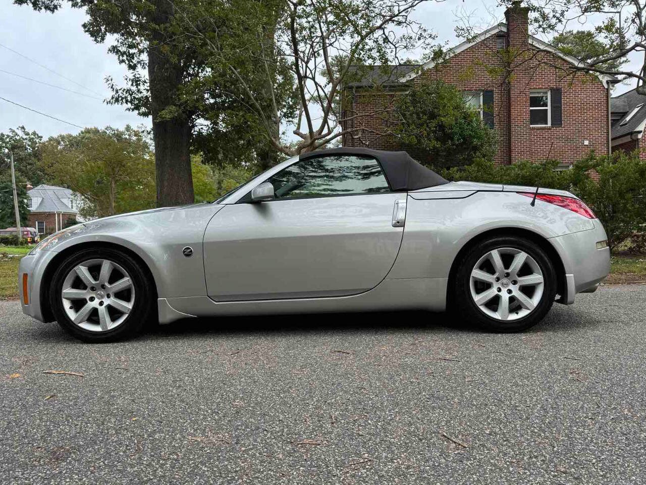 Used 2004 Nissan 350Z Touring RWD image 9
