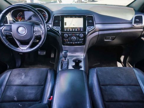 Used 2019 Jeep Grand Cherokee Altitude RWD image 11