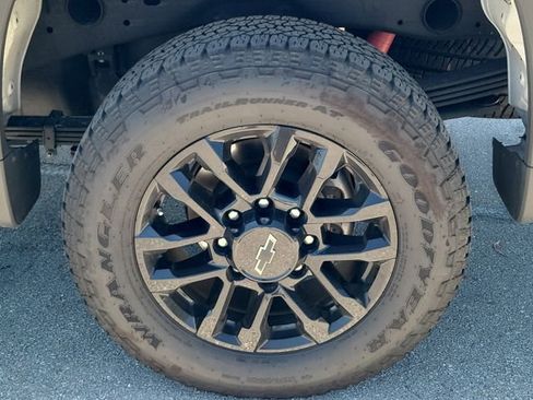 Certified 2025 Chevrolet Silverado 2500 LT w/ Trail Boss Package AWD/4WD image 11