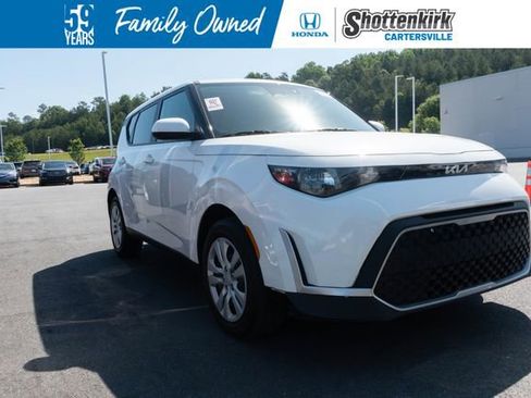 Used 2024 Kia Soul LX FWD image 1