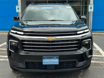 Used 2025 Chevrolet Traverse LT w/ Enhanced Driving Package