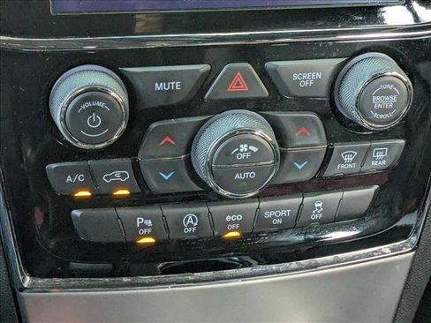 Used 2019 Jeep Grand Cherokee Limited image 14