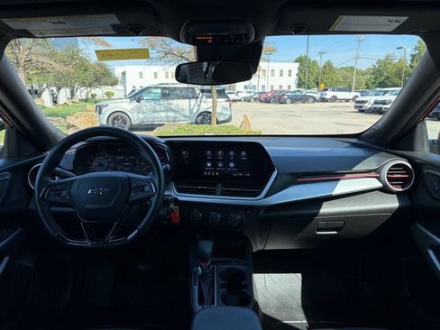 Used 2024 Chevrolet Trax RS w/ Driver Confidence Package FWD image 7