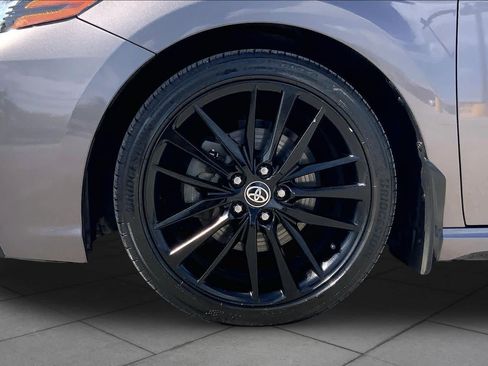 Used 2022 Toyota Camry XSE FWD image 11