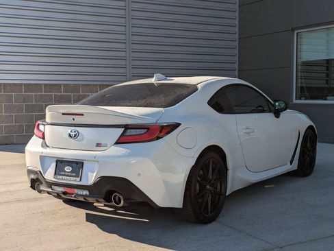 Used 2023 Toyota GR86 Premium image 5