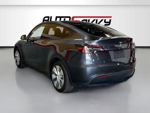 Used 2024 Tesla Model Y Long Range AWD/4WD image 5