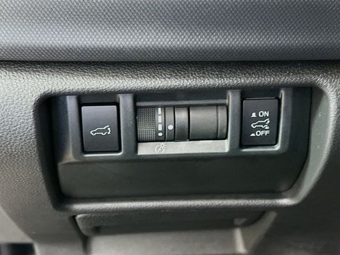 Used 2025 Subaru Forester Premium AWD/4WD image 16