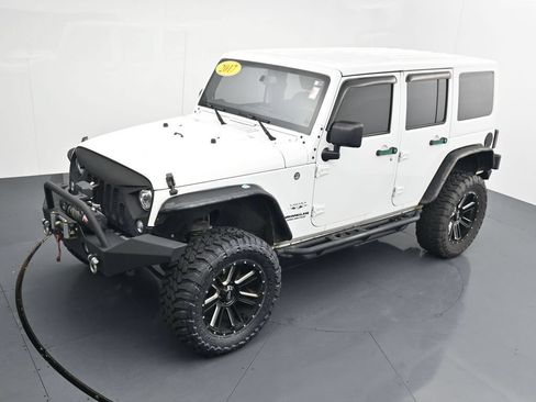 Used 2017 Jeep Wrangler Unlimited Sahara w/ Max Tow Package AWD/4WD image 26