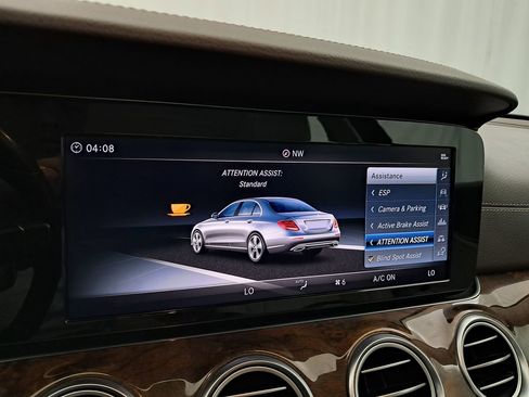 Used 2018 Mercedes-Benz E 300 4MATIC image 21