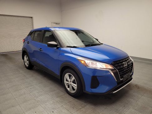 Used 2022 Nissan Kicks S FWD image 13