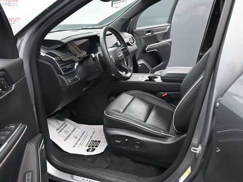 Used 2024 GMC Acadia Denali w/ LPO, Roadside Safety Package image 18