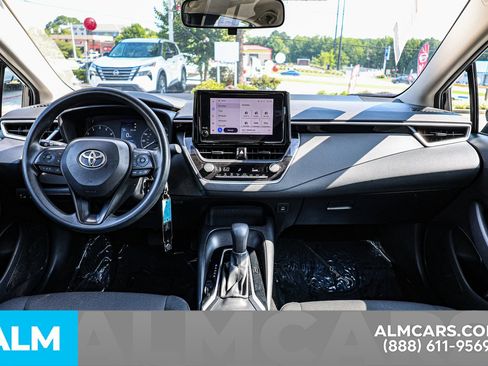 Used 2023 Toyota Corolla LE image 29