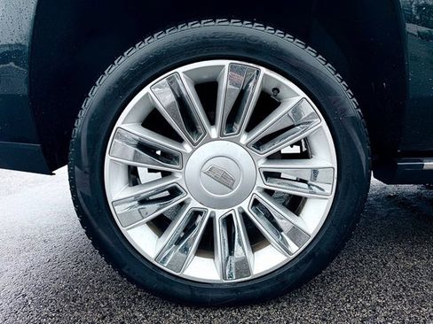 Used 2015 Cadillac Escalade Platinum image 27