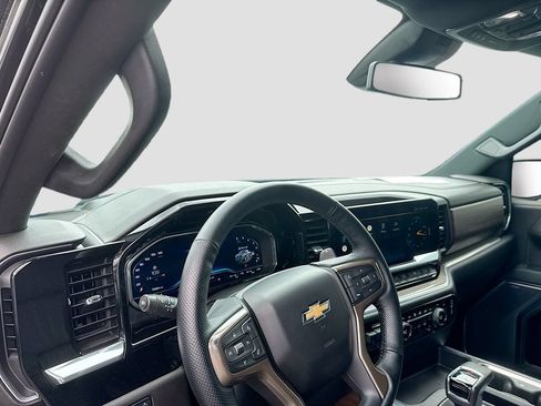 Used 2022 Chevrolet Silverado 1500 High Country w/ High Country Premium Package AWD/4WD image 12
