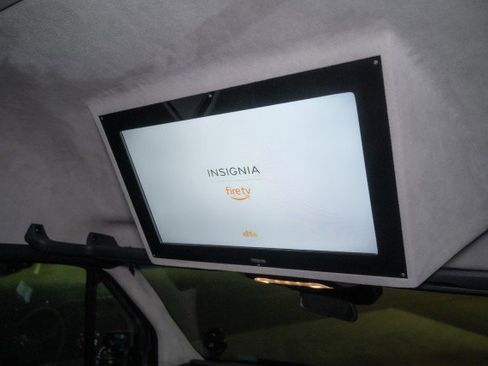 Used 2021 Mercedes-Benz Sprinter 2500 image 16