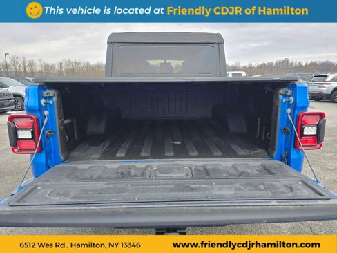 Used 2022 Jeep Gladiator Overland w/ Cold Weather Group image 12