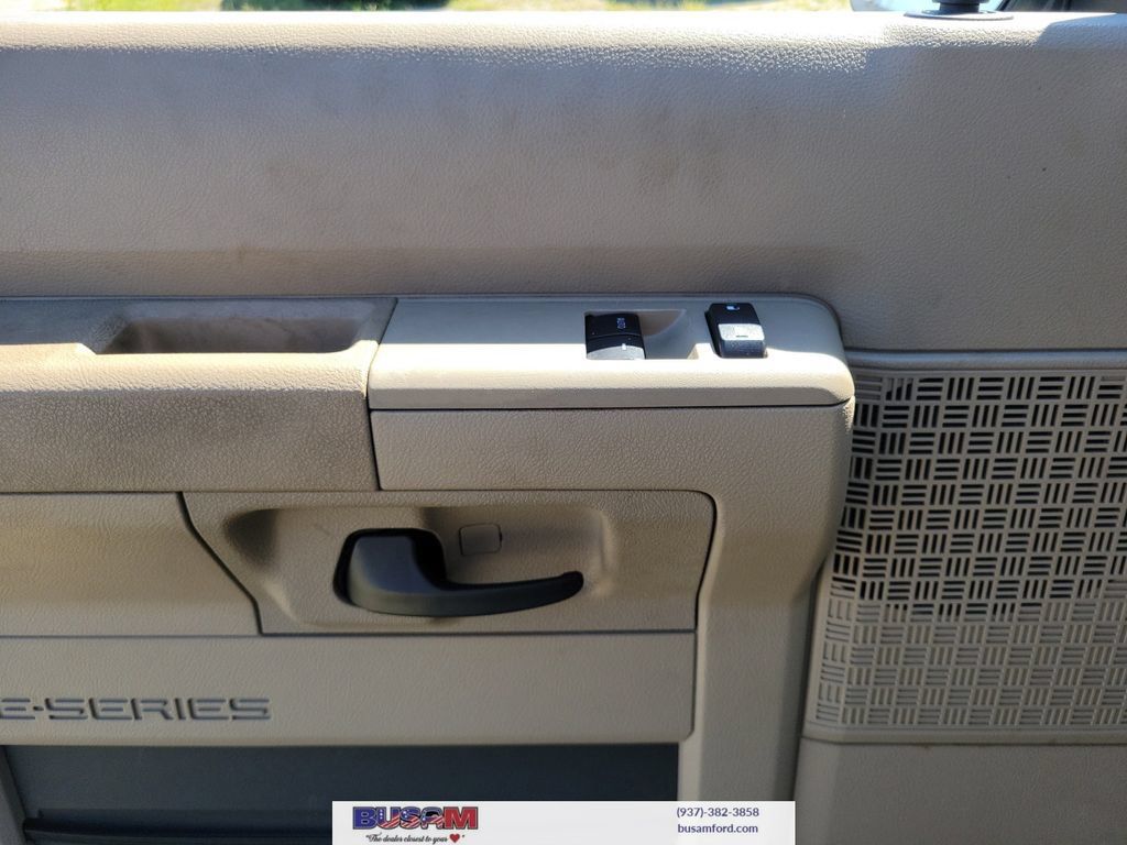 Used 2009 Ford E-350 and Econoline 350 XLT RWD image 17