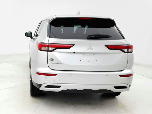 Used 2024 Mitsubishi Outlander FWD image 4