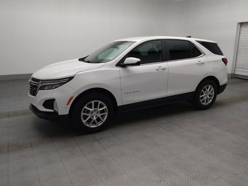 Used 2024 Chevrolet Equinox LT AWD/4WD image 2