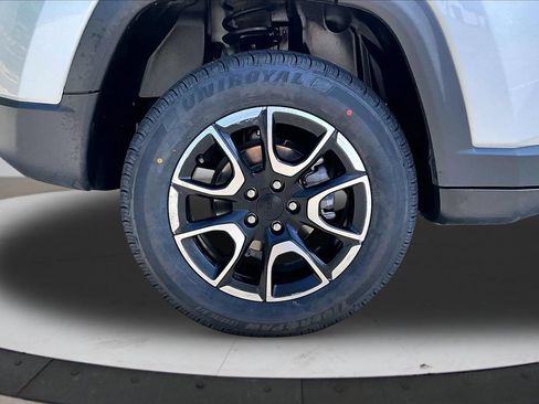 Used 2024 Jeep Compass Trailhawk AWD/4WD image 33