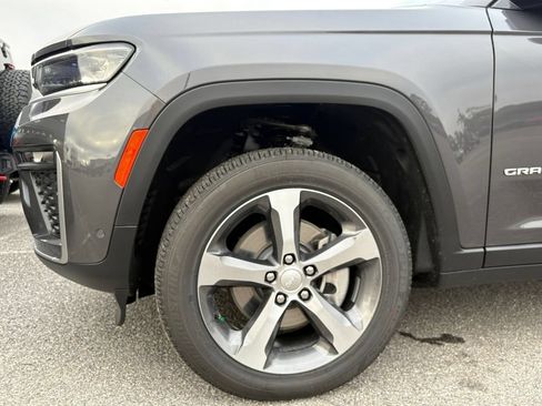 New 2026 Jeep Grand Cherokee L Limited w/ Luxury Tech Group II RWD image 25
