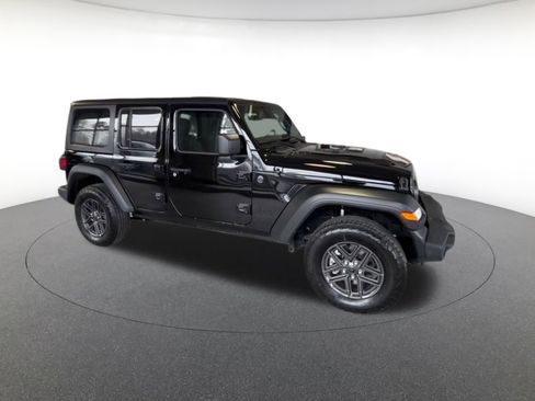 Used 2025 Jeep Wrangler Sport S image 17