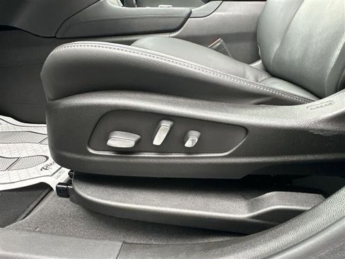 Used 2023 Cadillac XT6 Sport w/ Technology Package image 12