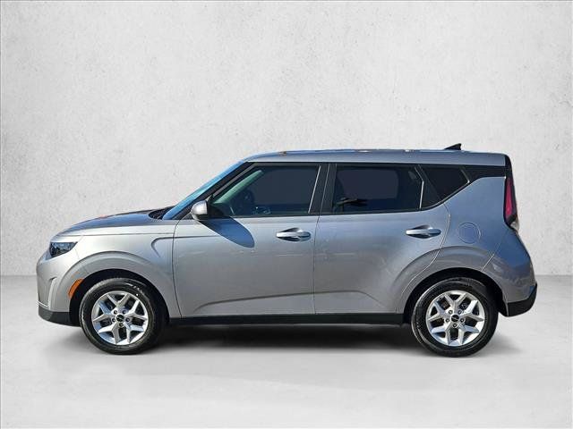 Used 2025 Kia Soul LX w/ LX Technology Package FWD image 9