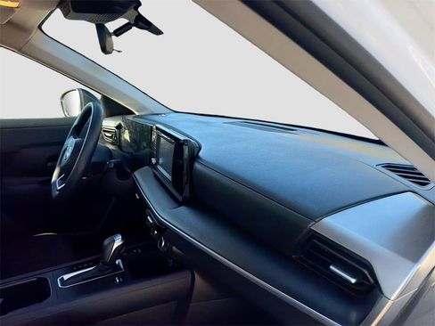 Used 2025 Nissan Kicks S image 26