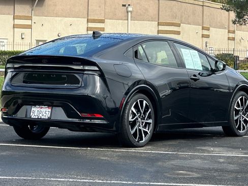 Certified 2024 Toyota Prius Prime Premium image 4