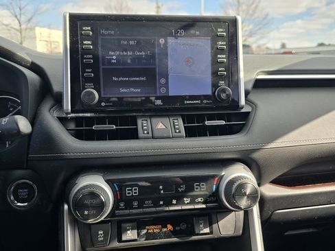 Used 2019 Toyota RAV4 Limited image 19