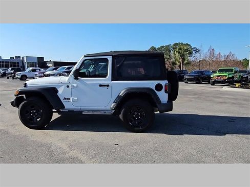 Used 2023 Jeep Wrangler Sport image 27
