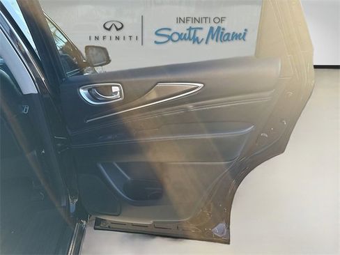Used 2019 INFINITI QX60 Luxe w/ Essential Package image 33